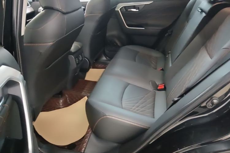 Used Toyota RAV4 2024 2.0L CVT Two-Wheel Drive Fashion Plus Edition Left Rear Seat