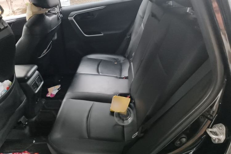Used Toyota RAV4 2024 2.0L CVT Two-Wheel Drive Urban Edition Left Rear Seat
