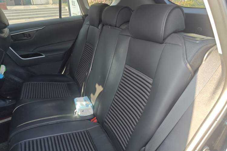 Used Toyota RAV4 2024 2.0L CVT Two-Wheel Drive Urban Edition Left Rear Seat