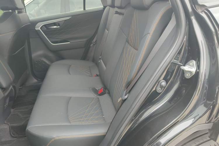 Used Toyota RAV4 2024 2.0L CVT Two-Wheel Drive Fashion Plus Edition Left Rear Seat