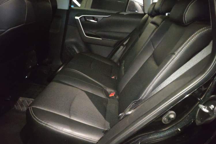 Used Toyota RAV4 2024 2.0L CVT Two-Wheel Drive Fashion Edition Left Rear Seat