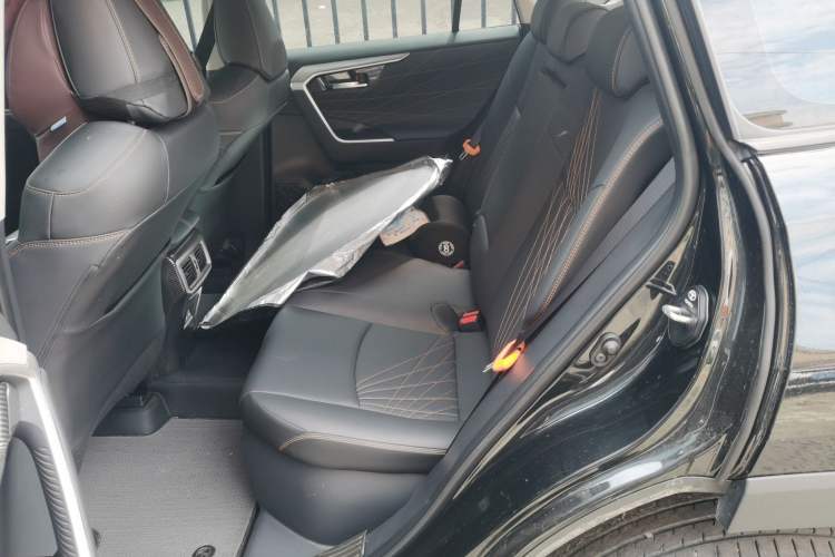 Used Toyota RAV4 2024 Dual-Motor 2.5L E-CVT Two-Wheel Drive Elite Plus Edition Left Rear Seat