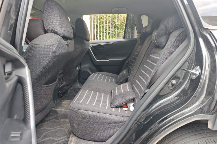 Used Toyota RAV4 2024 2.0L CVT Two-Wheel Drive Urban Edition Left Rear Seat