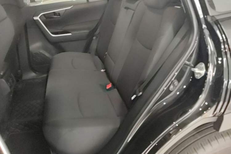 Used Toyota RAV4 2024 2.0L CVT Two-Wheel Drive Urban Edition Left Rear Seat