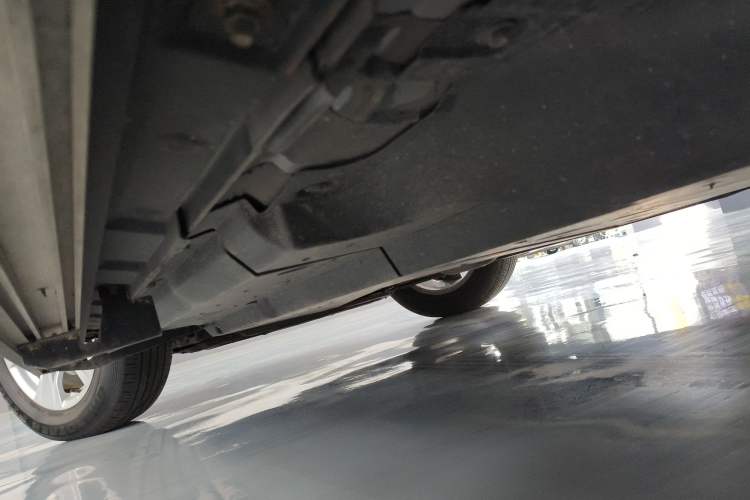 Used Toyota RAV4 2024 2.0L CVT Two-Wheel Drive Urban Edition Left Side Sill