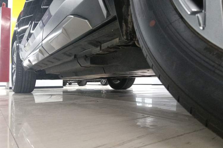 Used Toyota RAV4 2024 2.0L CVT Two-Wheel Drive Fashion Plus Edition Left Side Sill
