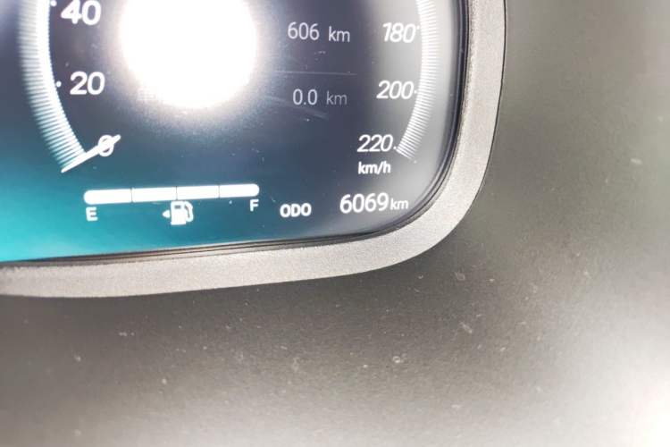 Used Toyota RAV4 2024 2.0L CVT Two-Wheel Drive Fashion Plus Edition Odometer Close Up