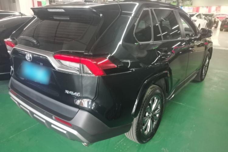 Used Toyota RAV4 2024 2.0L CVT Two-Wheel Drive Fashion Plus Edition Rear Right 45 Deg