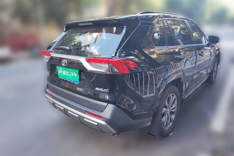 Used Toyota RAV4 2024 2.0L CVT Two-Wheel Drive Fashion Plus Edition Rear Right 45 Deg