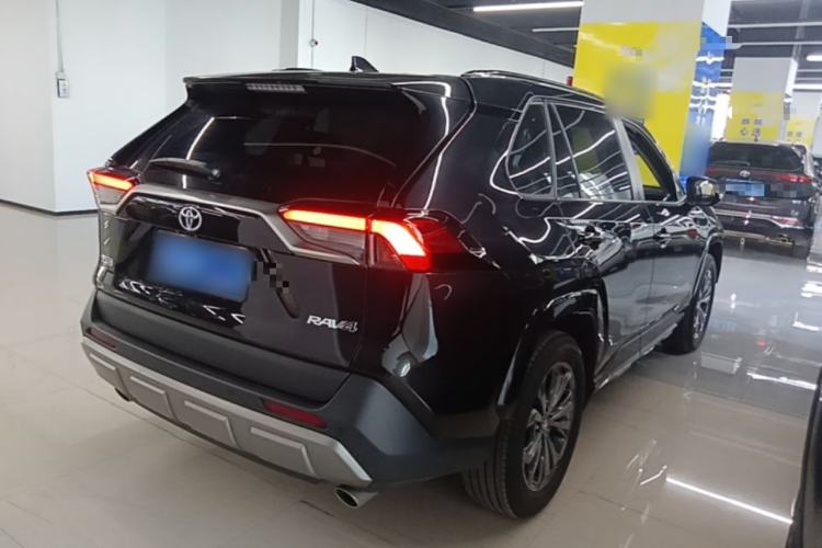 Used Toyota RAV4 2024 2.0L CVT Two-Wheel Drive Fashion Plus Edition Rear Right 45 Deg