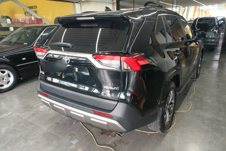Used Toyota RAV4 2024 2.0L CVT Two-Wheel Drive Fashion Plus Edition Rear Right 45 Deg