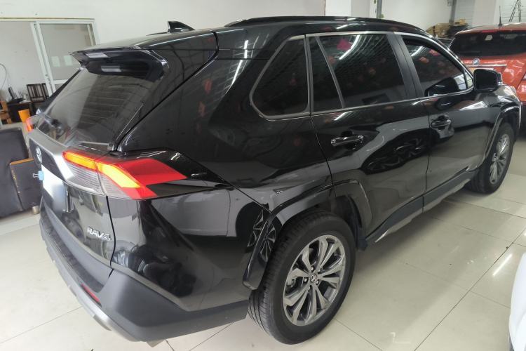 Used Toyota RAV4 2024 2.0L CVT Two-Wheel Drive Fashion Plus Edition Rear Right 45 Deg