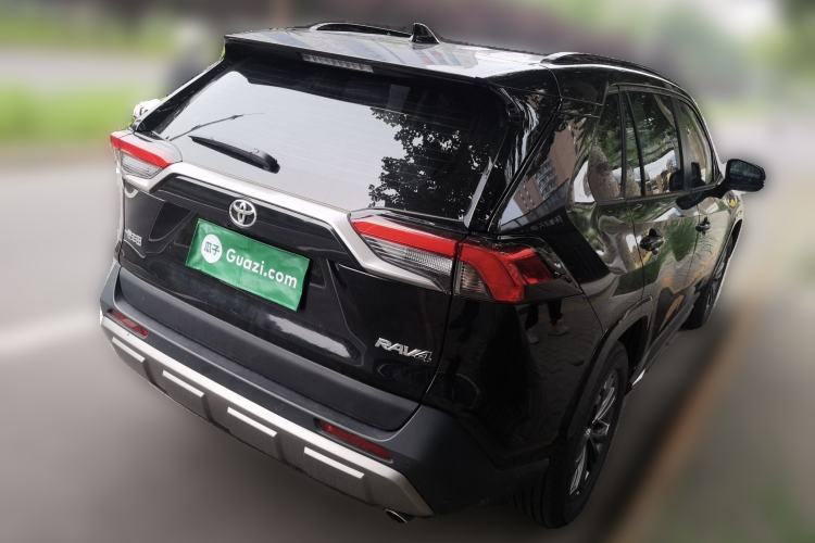 Used Toyota RAV4 2024 2.0L CVT Two-Wheel Drive Fashion Plus Edition Rear Right 45 Deg