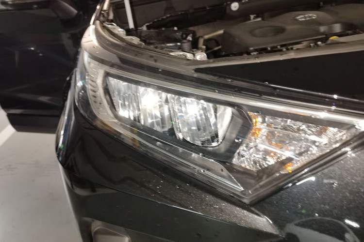 Used Toyota RAV4 2024 2.0L CVT Two-Wheel Drive Urban Edition Right Front Headlight