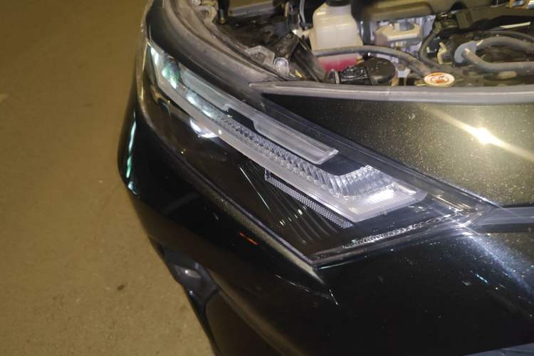 Used Toyota RAV4 2024 Dual-Motor 2.5L E-CVT Two-Wheel Drive Elite Plus Edition Right Front Headlight
