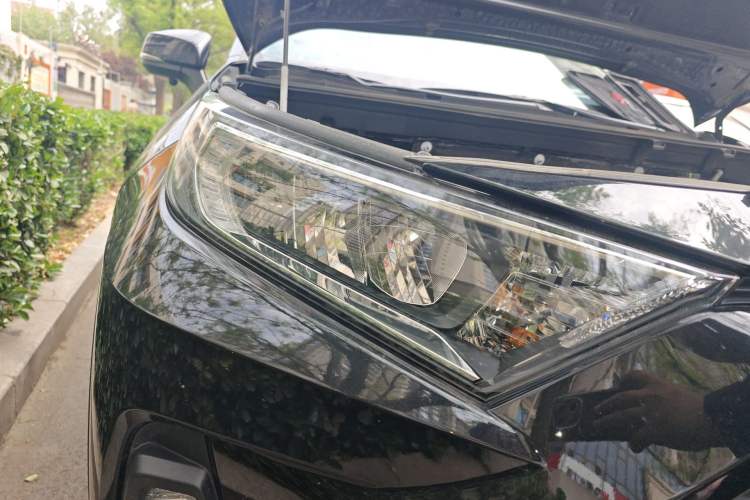 Used Toyota RAV4 2024 2.0L CVT Two-Wheel Drive Urban Edition Right Front Headlight