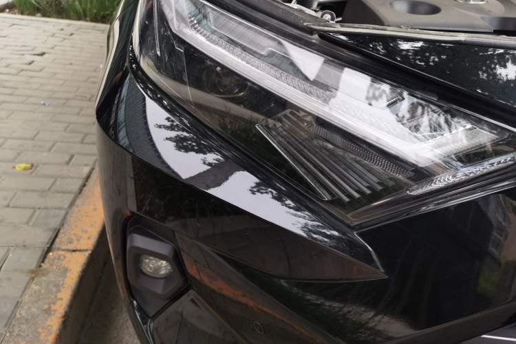 Used Toyota RAV4 2024 2.0L CVT Two-Wheel Drive Fashion Plus Edition Right Front Headlight