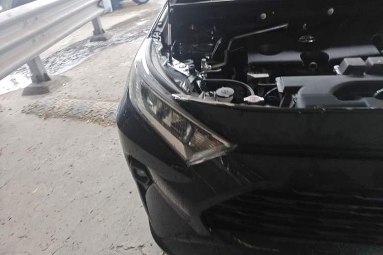 Used Toyota RAV4 2024 2.0L CVT Two-Wheel Drive Urban Edition Right Front Headlight