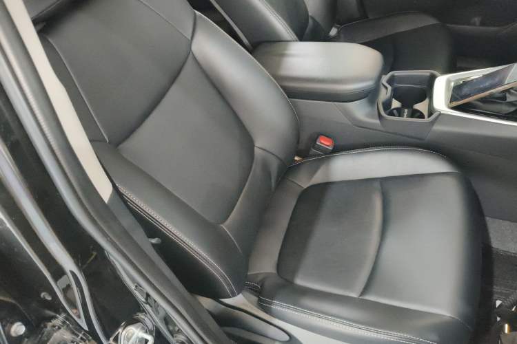 Used Toyota RAV4 2024 2.0L CVT Two-Wheel Drive Urban Edition Right Front Seat