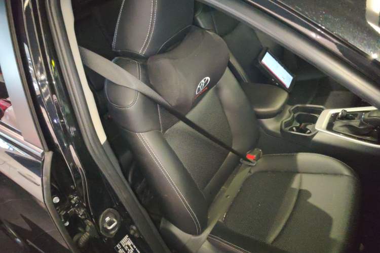 Used Toyota RAV4 2024 2.0L CVT Two-Wheel Drive Fashion Edition Right Front Seat