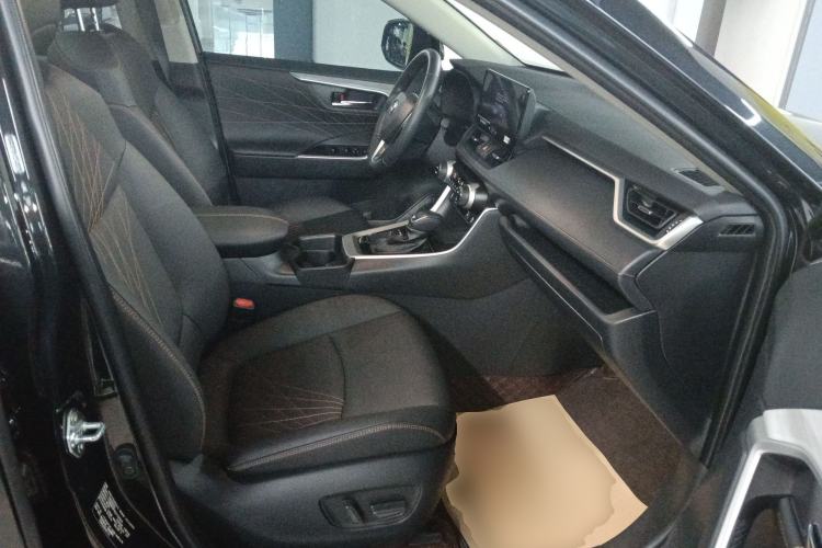 Used Toyota RAV4 2024 2.0L CVT Two-Wheel Drive Fashion Plus Edition Right Front Seat
