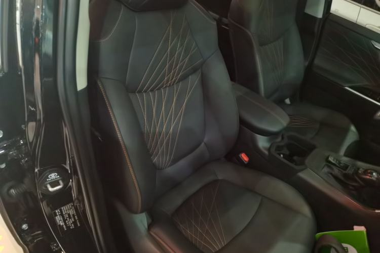 Used Toyota RAV4 2024 2.0L CVT Two-Wheel Drive Fashion Plus Edition Right Front Seat
