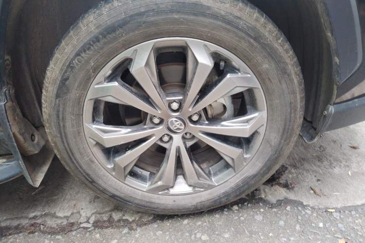 Used Toyota RAV4 2024 2.0L CVT Two-Wheel Drive Fashion Edition Right Front Wheel Hub