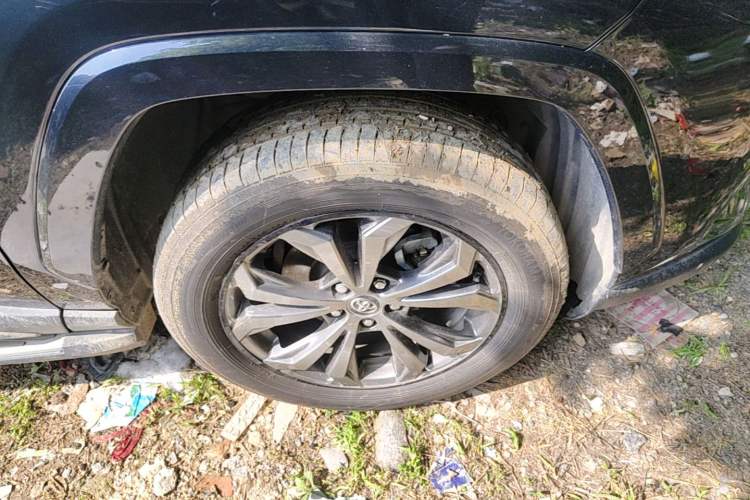 Used Toyota RAV4 2024 2.0L CVT Two-Wheel Drive Fashion Plus Edition Right Front Wheel Hub