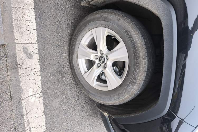 Used Toyota RAV4 2024 2.0L CVT Two-Wheel Drive Urban Edition Right Front Wheel Hub