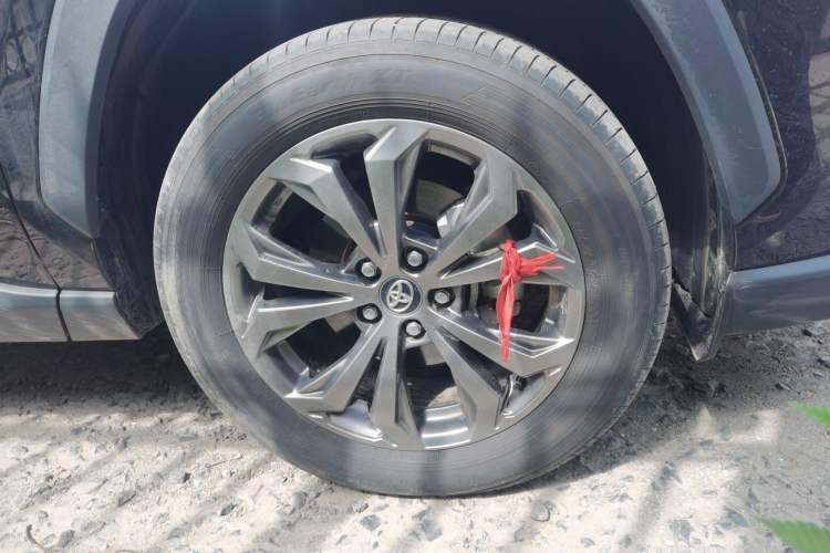 Used Toyota RAV4 2024 Dual-Motor 2.5L E-CVT Two-Wheel Drive Elite Plus Edition Right Front Wheel Hub
