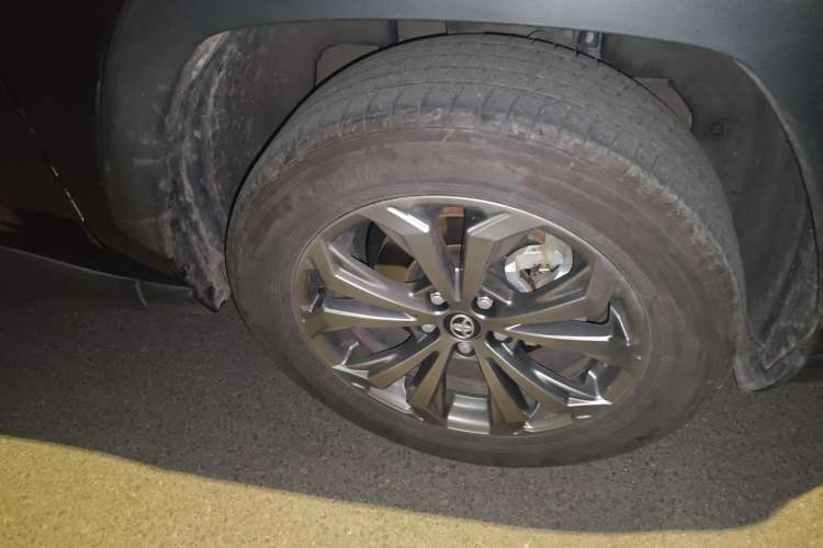 Used Toyota RAV4 2024 Dual-Motor 2.5L E-CVT Two-Wheel Drive Elite Plus Edition Right Front Wheel Hub