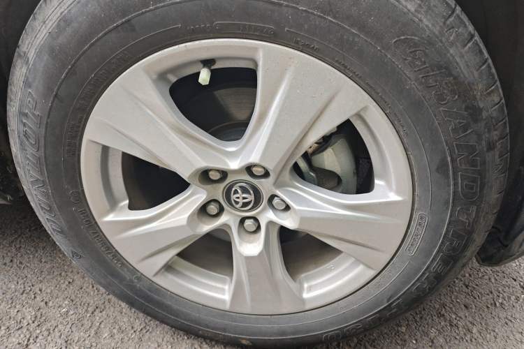Used Toyota RAV4 2024 2.0L CVT Two-Wheel Drive Urban Edition Right Front Wheel Hub