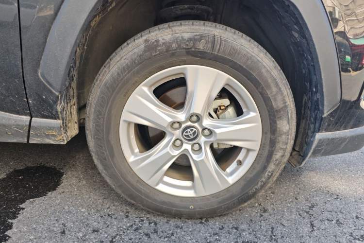 Used Toyota RAV4 2024 2.0L CVT Two-Wheel Drive Urban Edition Right Front Wheel Hub