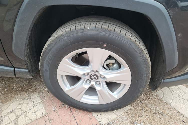 Used Toyota RAV4 2024 2.0L CVT Two-Wheel Drive Urban Edition Right Front Wheel Hub
