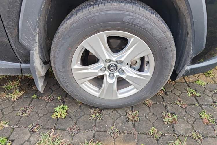 Used Toyota RAV4 2024 2.0L CVT Two-Wheel Drive Urban Edition Right Front Wheel Hub