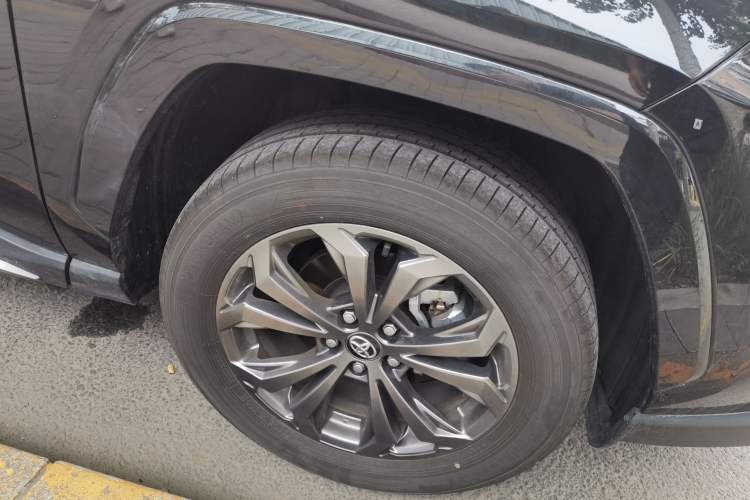 Used Toyota RAV4 2024 2.0L CVT Two-Wheel Drive Fashion Plus Edition Right Front Wheel Hub