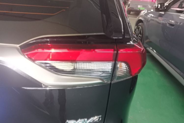 Used Toyota RAV4 2024 2.0L CVT Two-Wheel Drive Fashion Plus Edition Right Rear Taillight