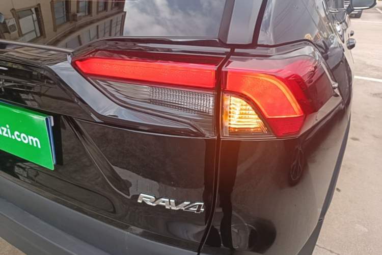 Used Toyota RAV4 2024 2.0L CVT Two-Wheel Drive Urban Edition Right Rear Taillight