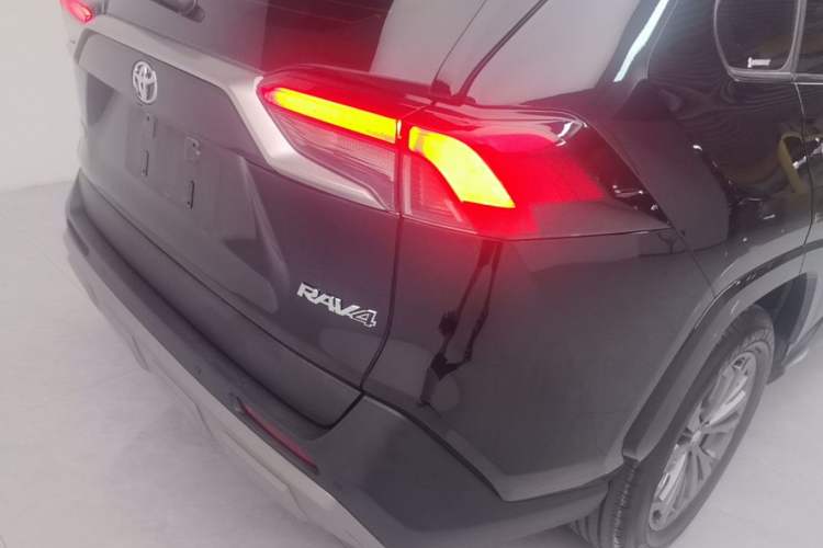 Used Toyota RAV4 2024 2.0L CVT Two-Wheel Drive Fashion Plus Edition Right Rear Taillight