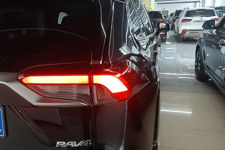 Used Toyota RAV4 2024 2.0L CVT Two-Wheel Drive Fashion Plus Edition Right Rear Taillight