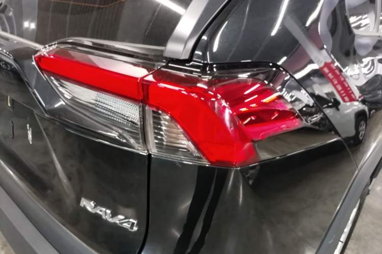 Used Toyota RAV4 2024 2.0L CVT Two-Wheel Drive Urban Edition Right Rear Taillight