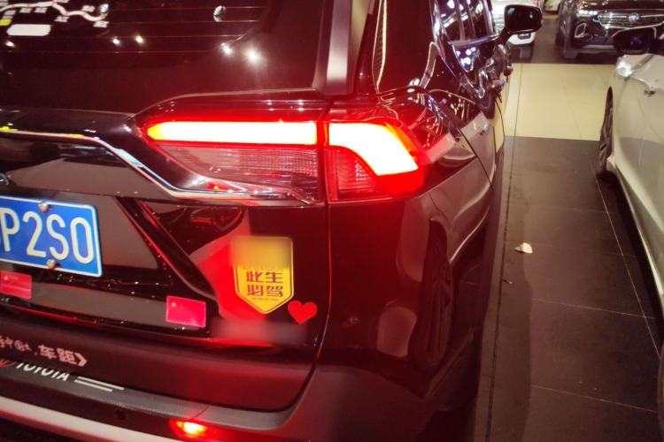 Used Toyota RAV4 2024 2.0L CVT Two-Wheel Drive Fashion Edition Right Rear Taillight
