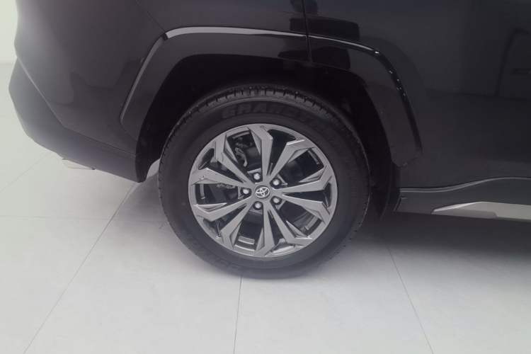 Used Toyota RAV4 2024 2.0L CVT Two-Wheel Drive Fashion Plus Edition Right Rear Wheel Hub