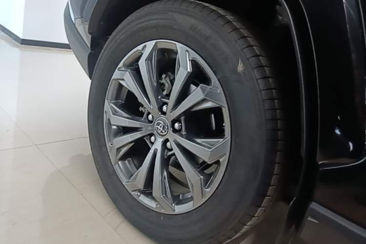 Used Toyota RAV4 2024 2.0L CVT Two-Wheel Drive Fashion Plus Edition Right Rear Wheel Hub