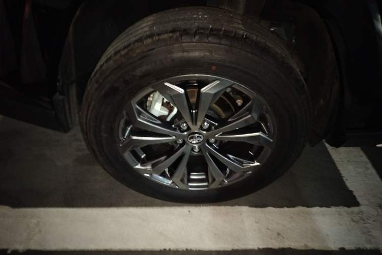 Used Toyota RAV4 2024 2.0L CVT Two-Wheel Drive Fashion Plus Edition Right Rear Wheel Hub