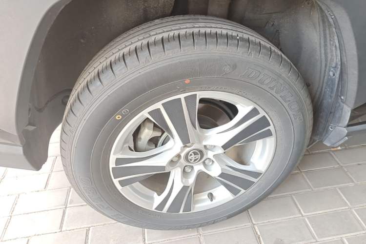 Used Toyota RAV4 2024 2.0L CVT Two-Wheel Drive Urban Edition Right Rear Wheel Hub