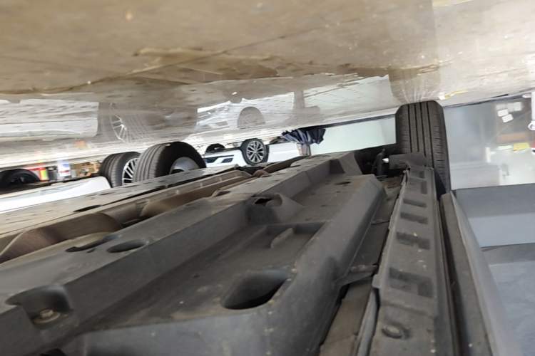 Used Toyota RAV4 2024 2.0L CVT Two-Wheel Drive Urban Edition Right Side Sill