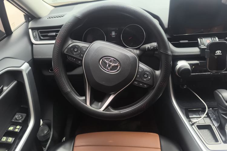 Used Toyota RAV4 2024 2.0L CVT Two-Wheel Drive Urban Edition Steering Wheel