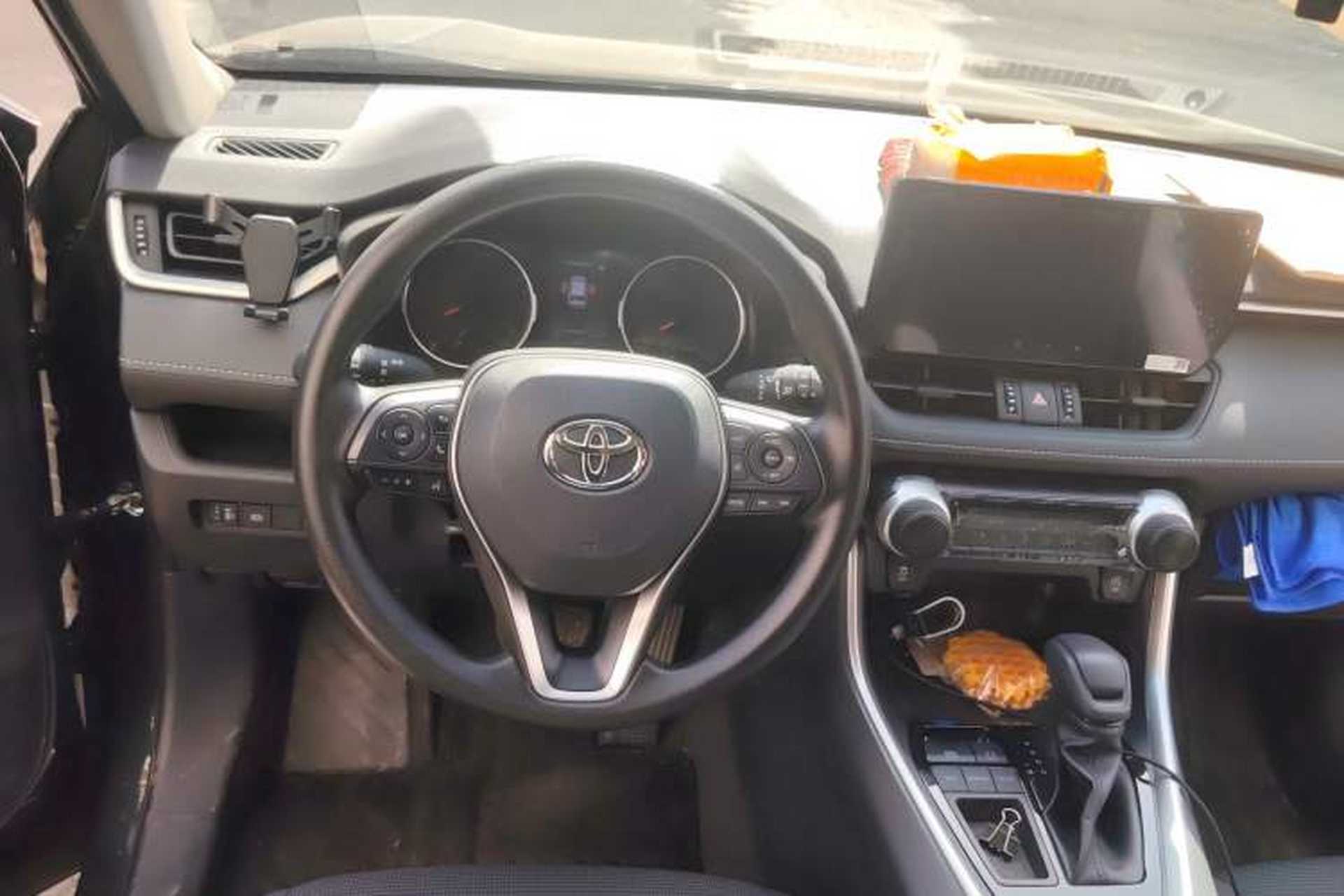Used Toyota RAV4 2024 2.0L CVT Two-Wheel Drive Urban Edition Steering Wheel