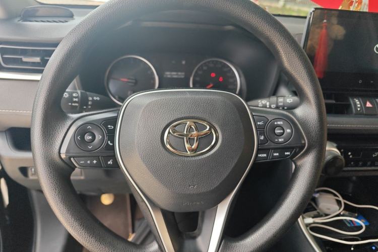 Used Toyota RAV4 2024 2.0L CVT Two-Wheel Drive Urban Edition Steering Wheel